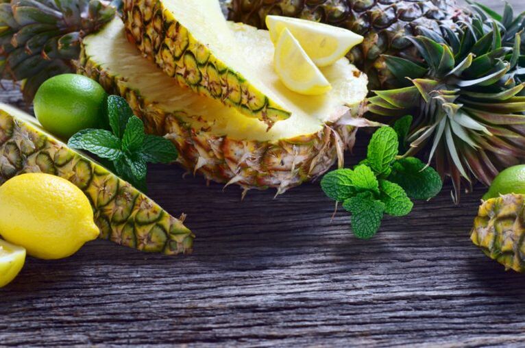 Lemon and pineapple are healthy fruits for people suffering from arthritis and arthritis